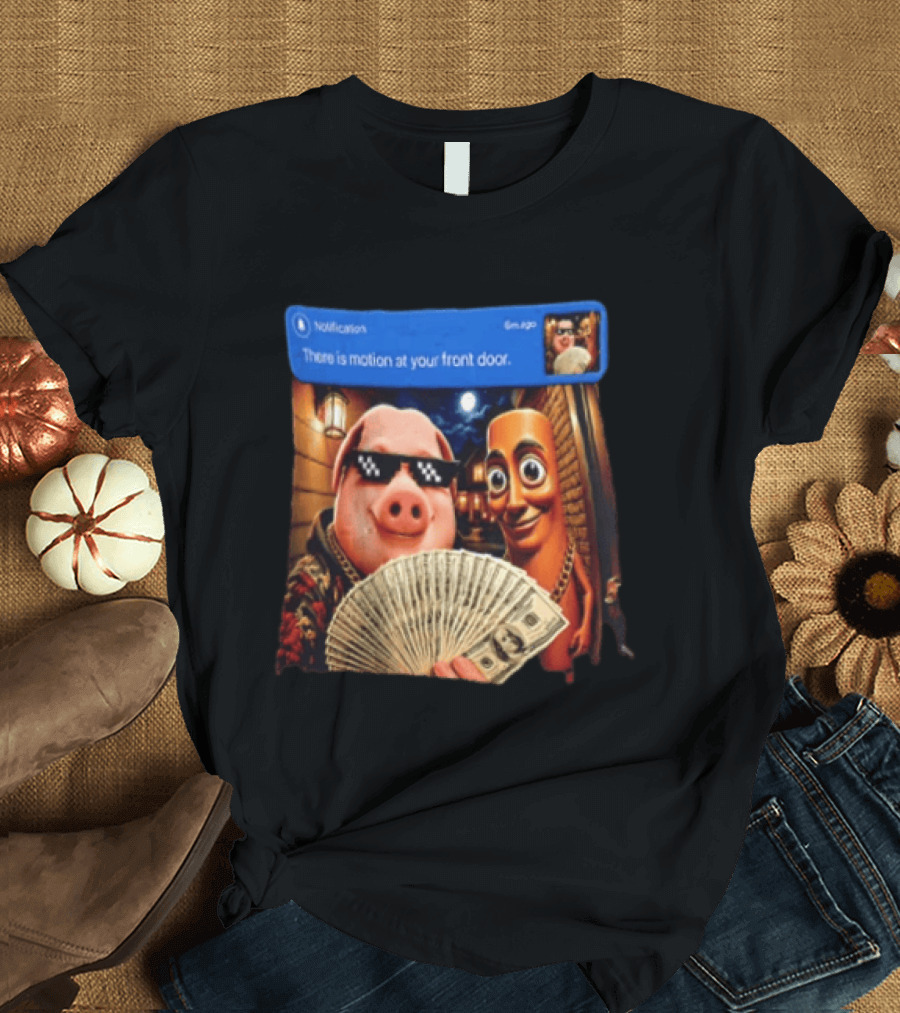 Notification Meme Pig And Wooden Man With Money Motion Alert T-Shirt