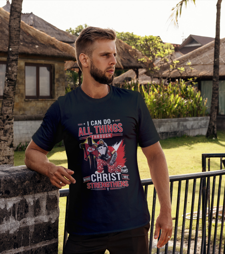 I Can Do All Things Through Christ Who Strengthens Me Kansas City Chiefs Football Player Kneeling Prayer Cross T-Shirt