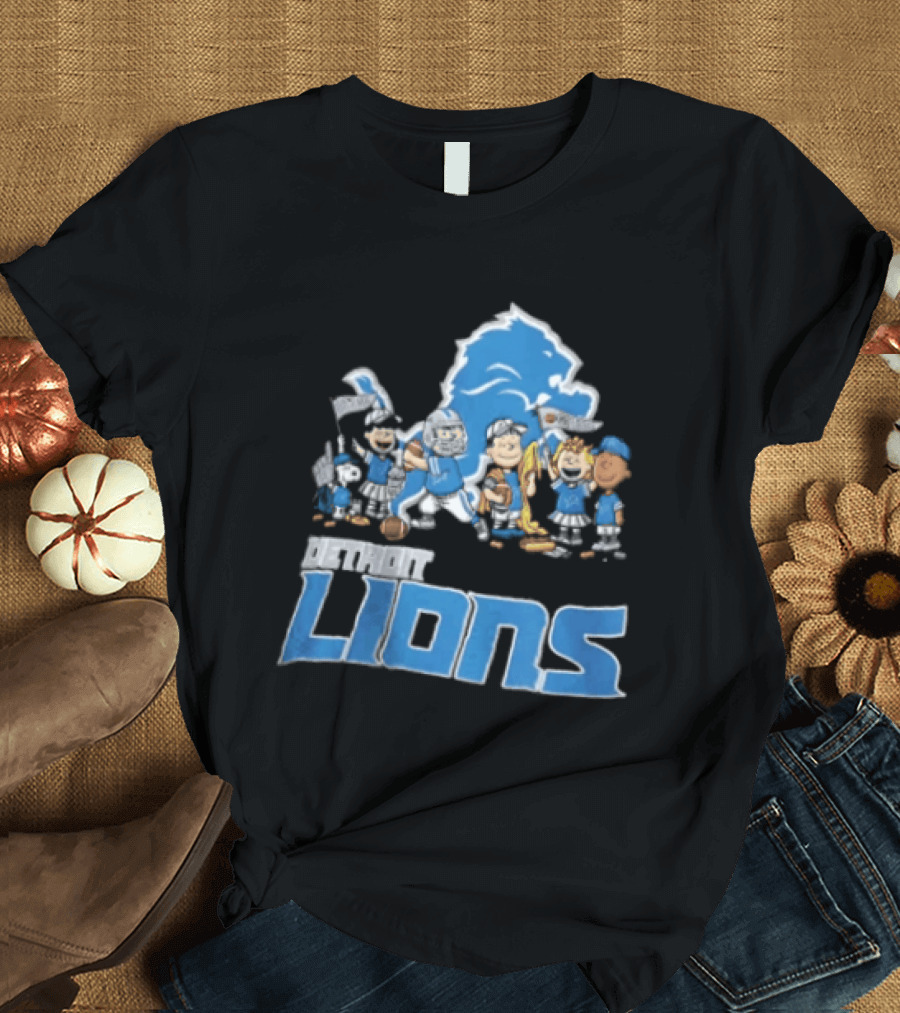 Detroit Lions Charlie Brown Lucy Van Pelt Snoopy Cartoon Football Team T-Shirt