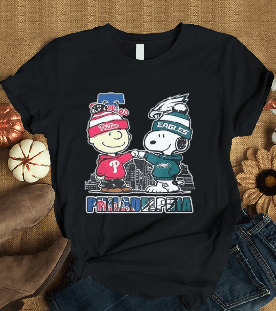 Phillies Eagles Fans Snoopy Philadelphia Collaboration T-Shirt