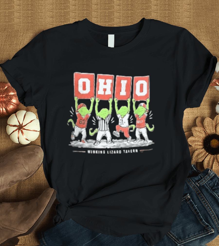 Winking Lizard Tavern Ohio 83 WLT Four Cartoon Green Lizards Holding OHIO Signs T-Shirt