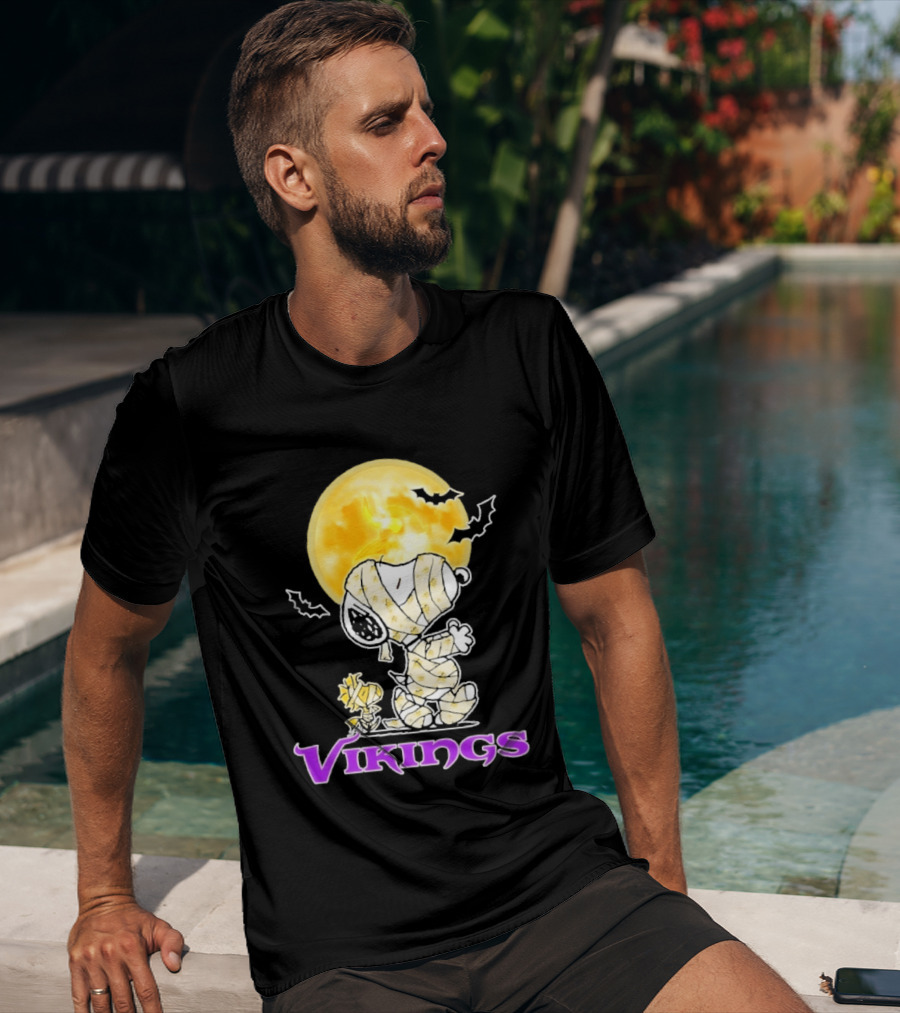 Snoopy Woodstock Vikings Halloween Mummy Moon T-Shirt
