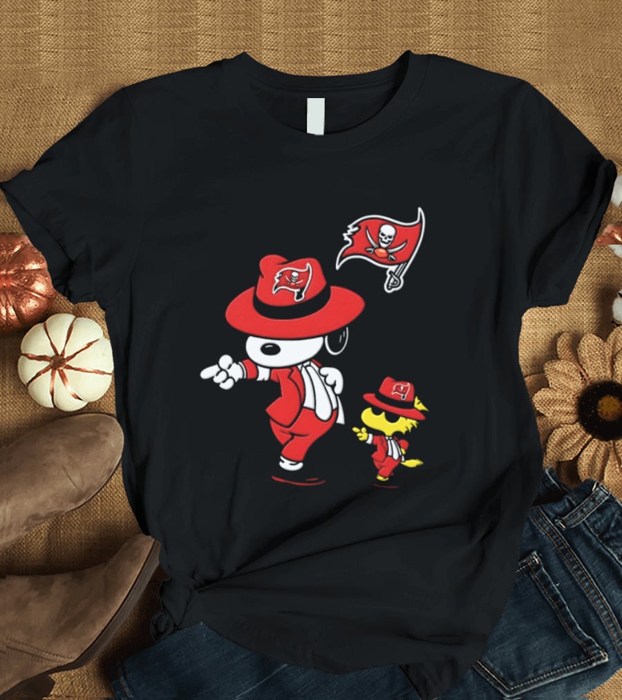 Snoopy Woodstock Tampa Bay Buccaneers Pirate Flag Dance T-Shirt