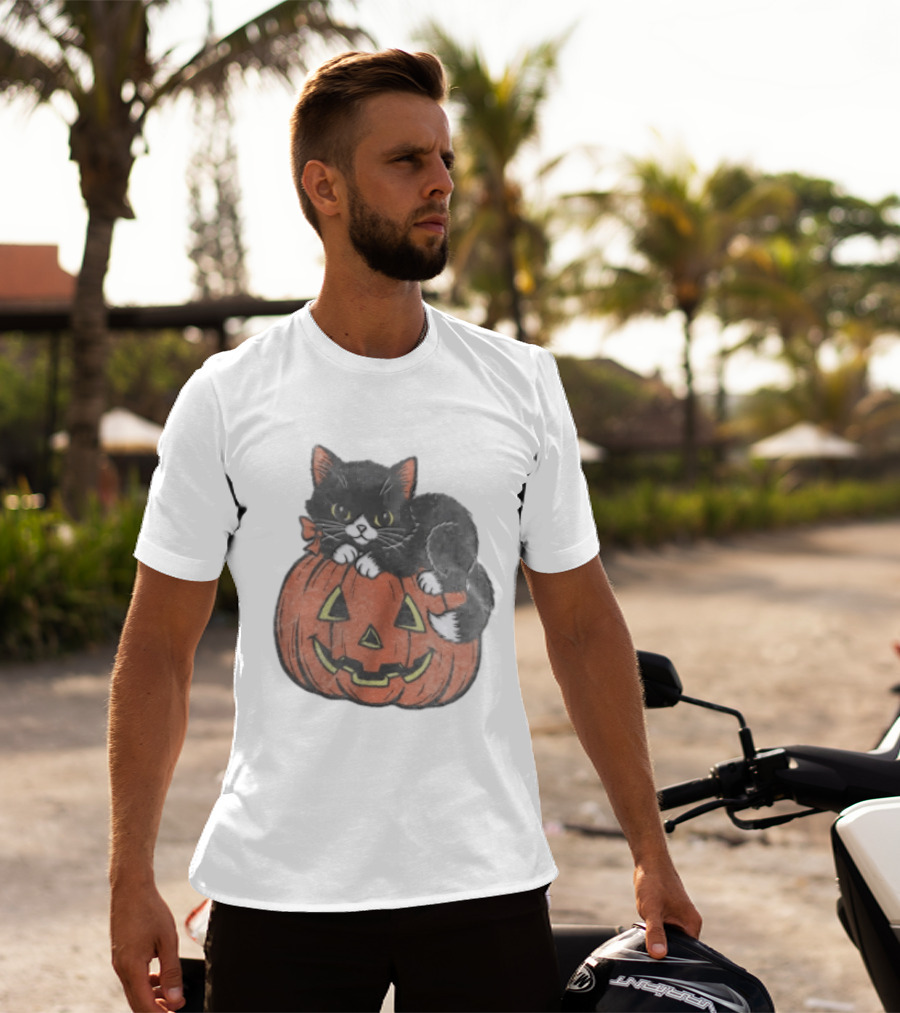 The Pumpkin Cat Halloween Black Cat On Jack O' Lantern T-Shirt