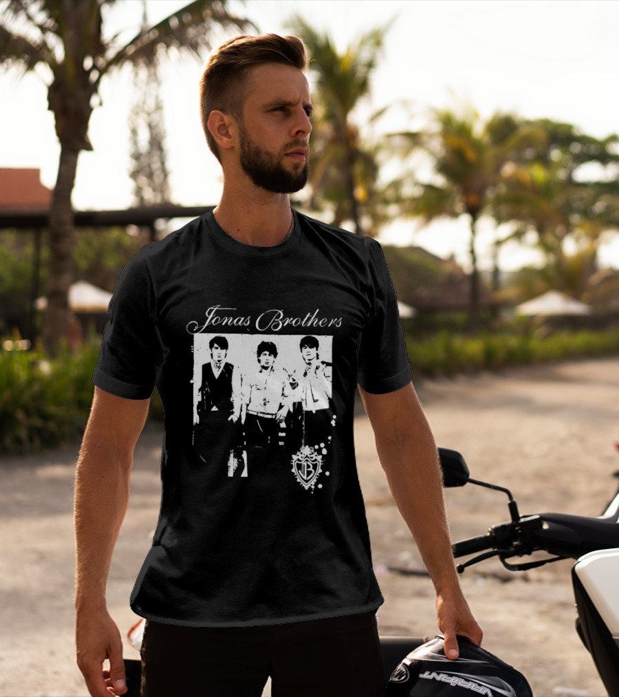 Jonas Brothers Tour Music Iconic Band Concert Memorabilia T-Shirt
