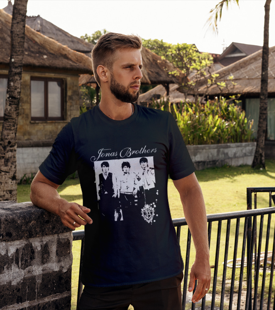 Jonas Brothers Tour Music Iconic Band Concert Memorabilia T-Shirt