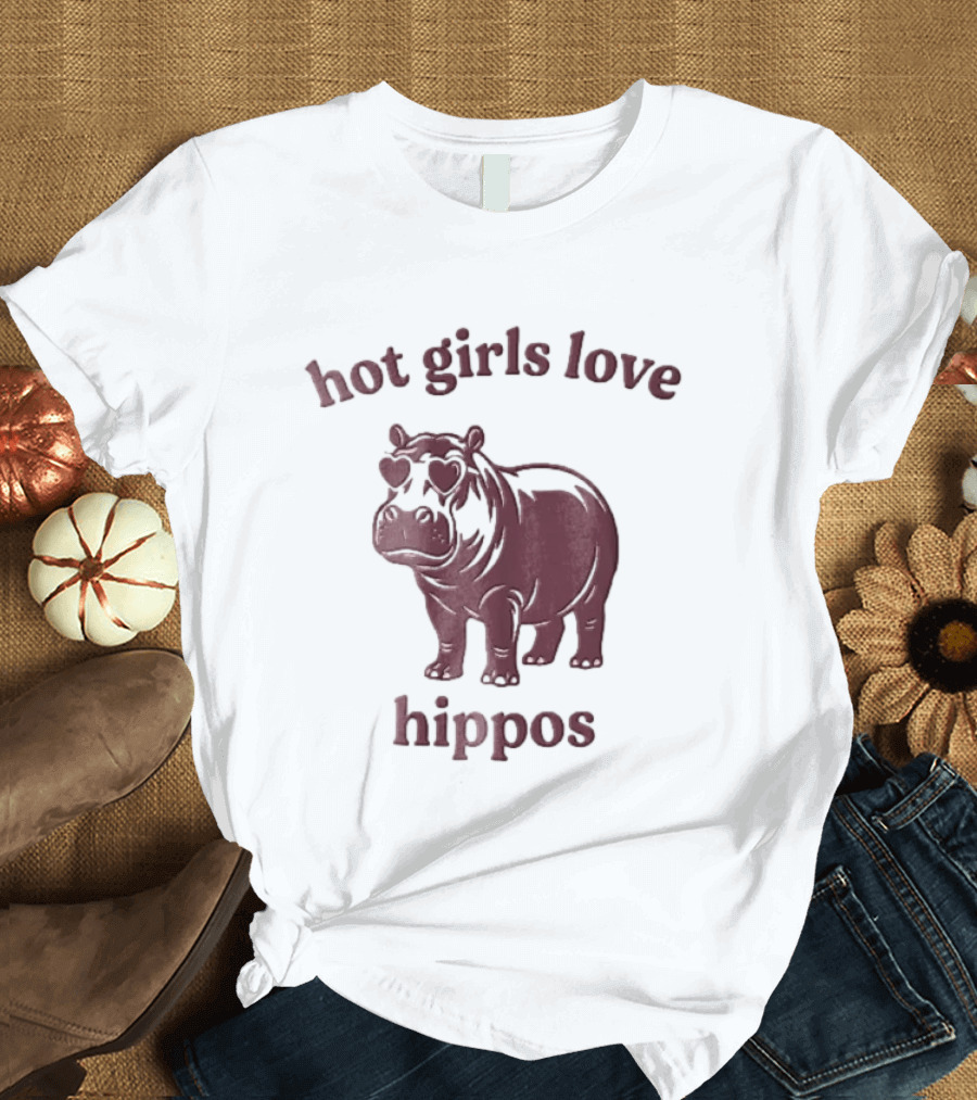 Hot Girls Love Hippos With Heart Glasses T-Shirt