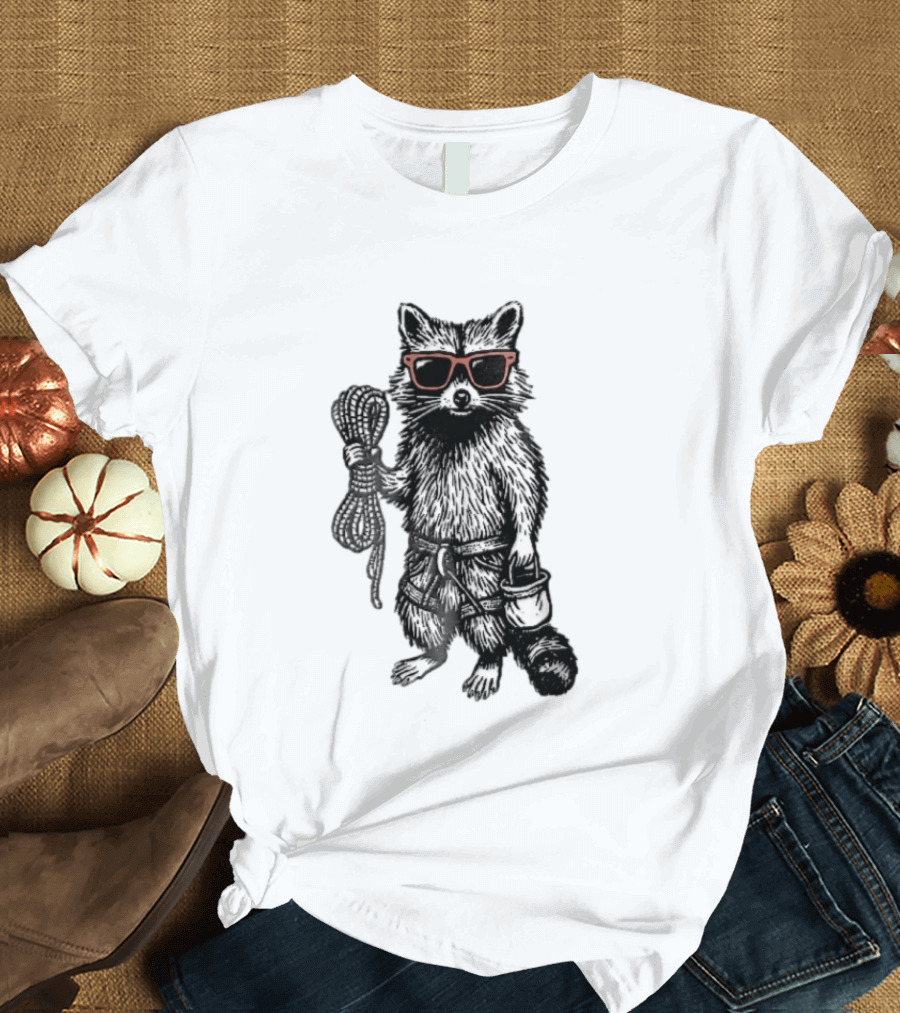 Raccoon Climber Rope Chalk Bag Sunglasses T-Shirt
