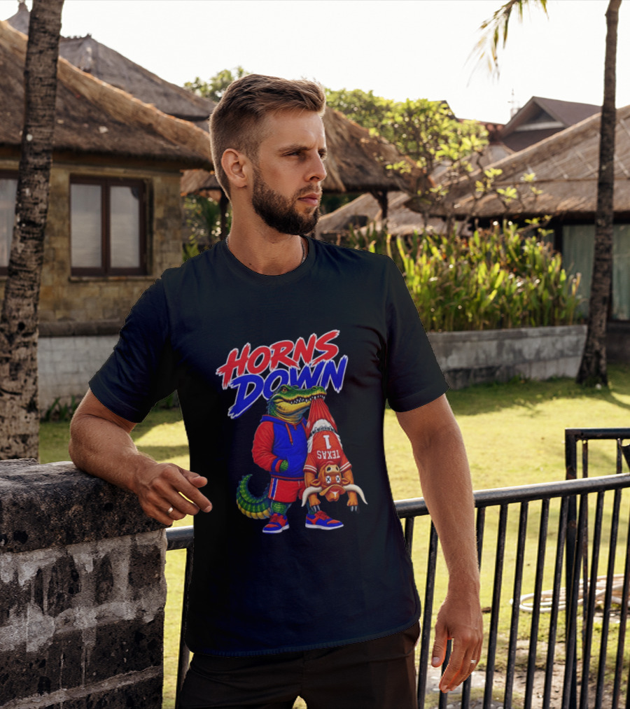 Horns Down Florida Gators Holding Texas Longhorns T-Shirt