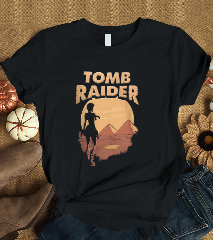 Tomb Raider Lara Croft Pyramids Desert Sunset Scene T-Shirt