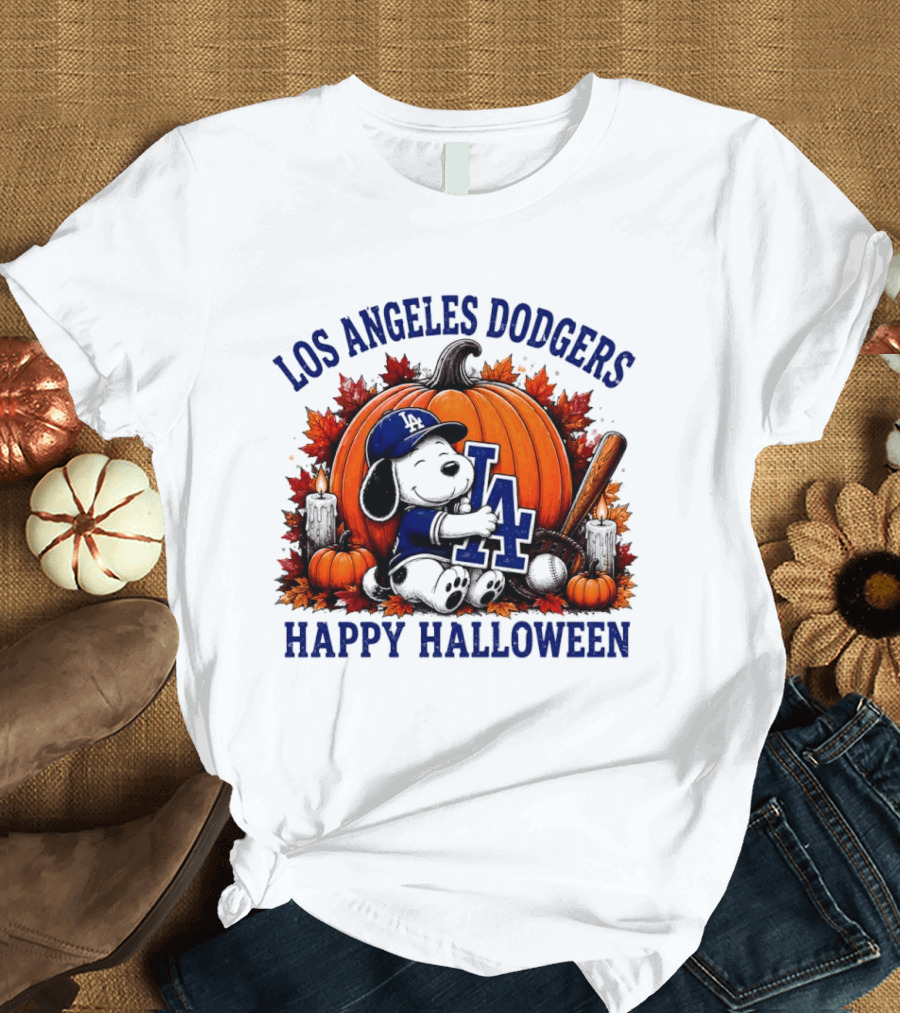 Los Angeles Dodgers Snoopy Hugging Pumpkin Happy Halloween Baseball T-Shirt