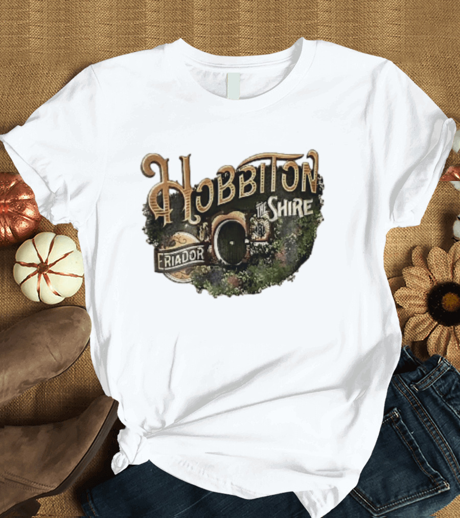 Hobbiton The Shire Eriador Green Hobbit Hole Door T-Shirt