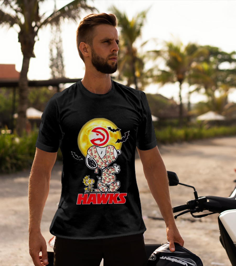 Atlanta Hawks Snoopy Woodstock Mummy Halloween Moon Bats T-Shirt