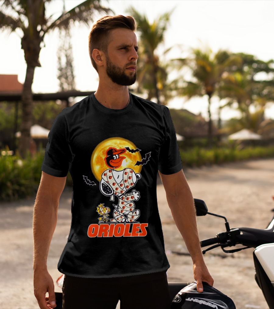 Baltimore Orioles Halloween Snoopy Woodstock Mummy Cosplay Moon Bats T-Shirt