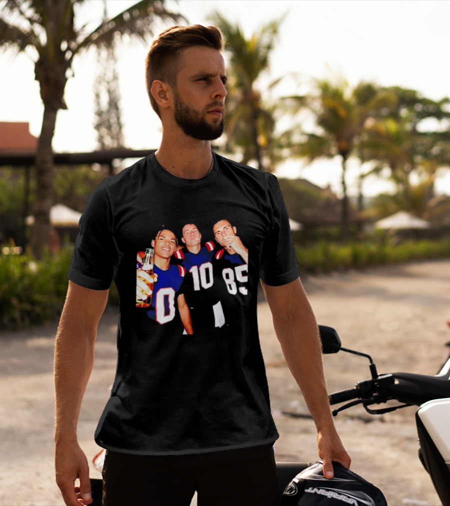 New England Patriots Christian Gonzalez Drake Maye Hunter Henry Cheering With Beer T-Shirt