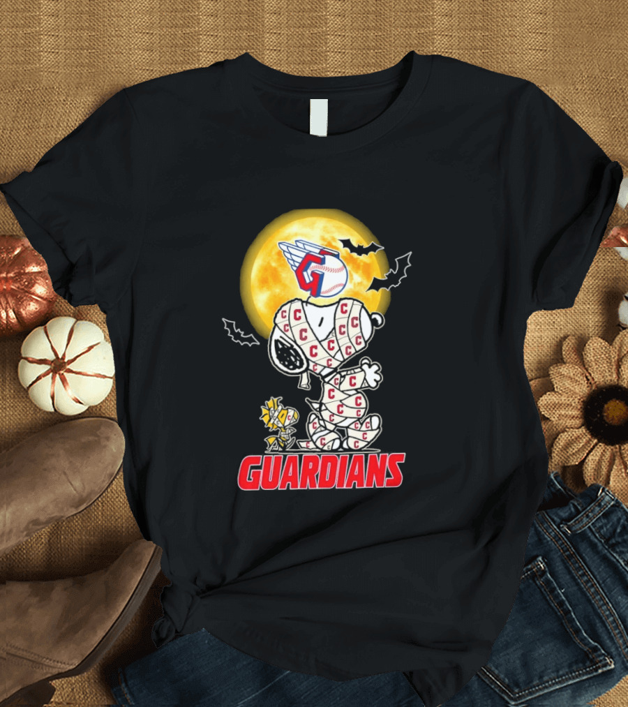 Cleveland Guardians Snoopy Woodstock Mummy Halloween Moon T-Shirt