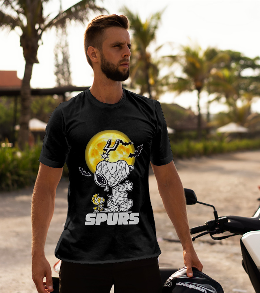 San Antonio Spurs Snoopy Woodstock Halloween Mummy Cosplay T-Shirt