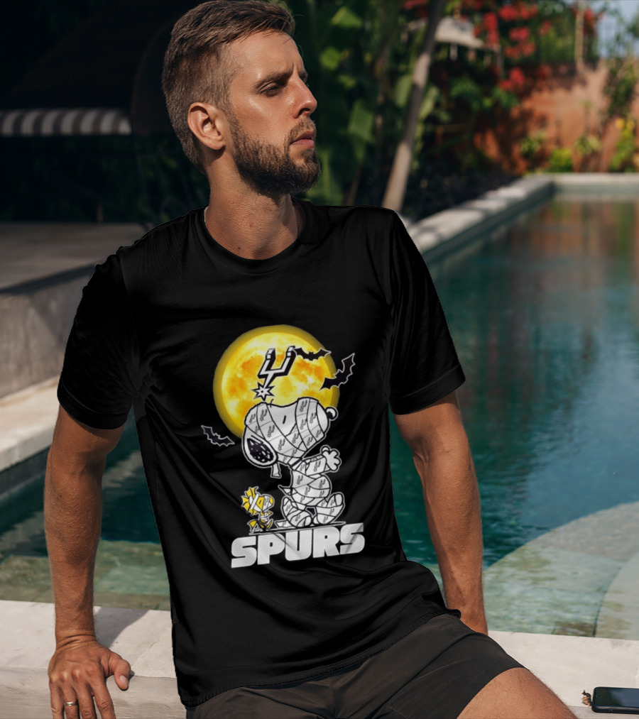 San Antonio Spurs Snoopy Woodstock Halloween Mummy Cosplay T-Shirt