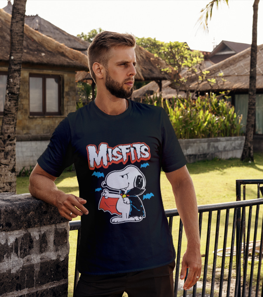 Misfits Snoopy Vampire Halloween Blue Bats Cloak T-Shirt