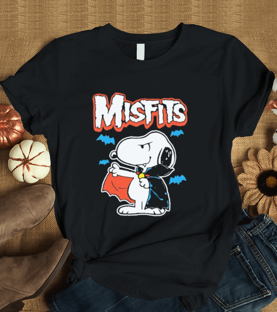 Misfits Snoopy Vampire Halloween Blue Bats Cloak T-Shirt