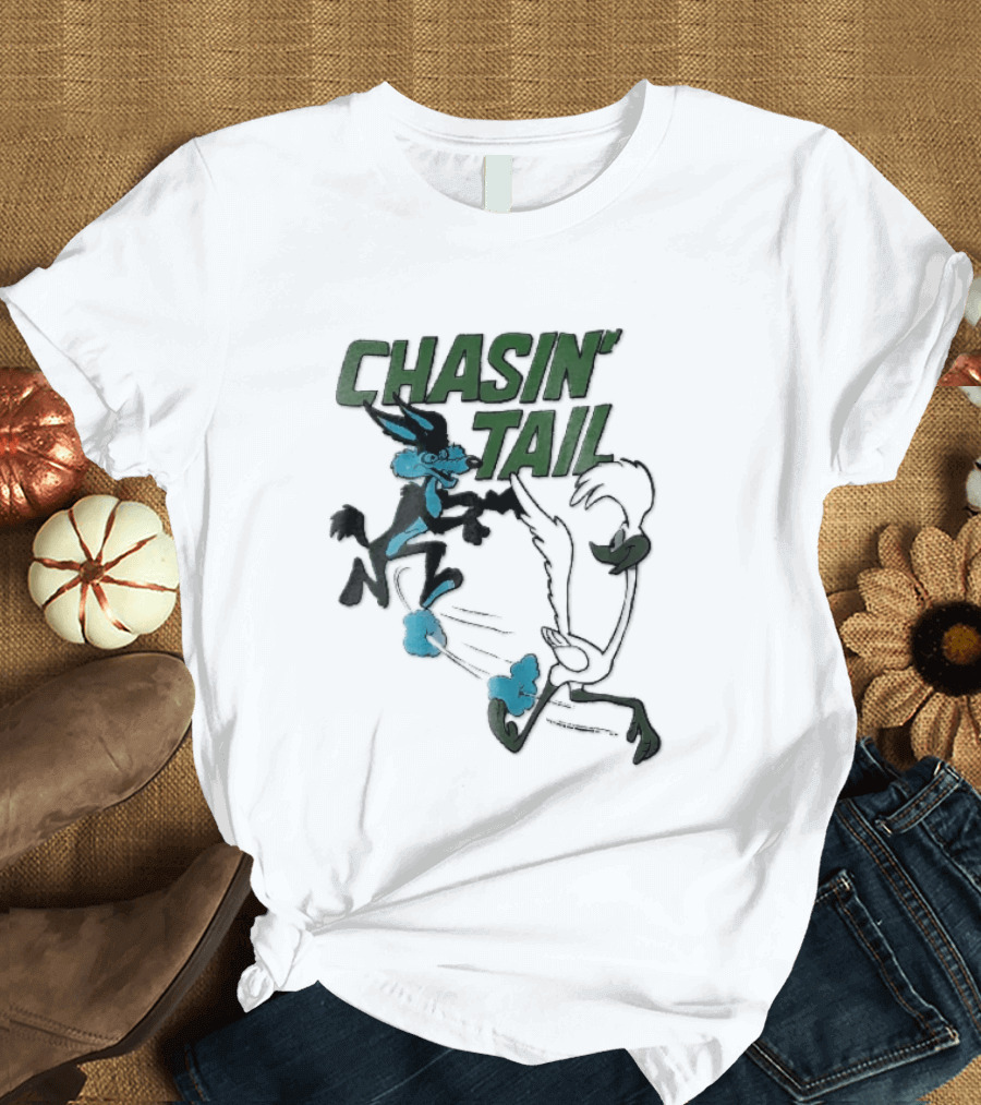 Chasin' Tail Looney Tunes Cartoon Bugs Bunny And Bull T-Shirt