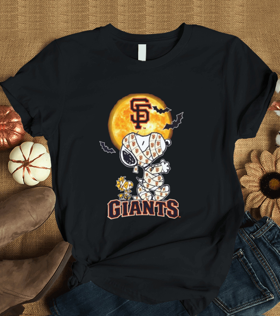 San Francisco Giants Snoopy Woodstock Mummy Halloween Moon T-Shirt