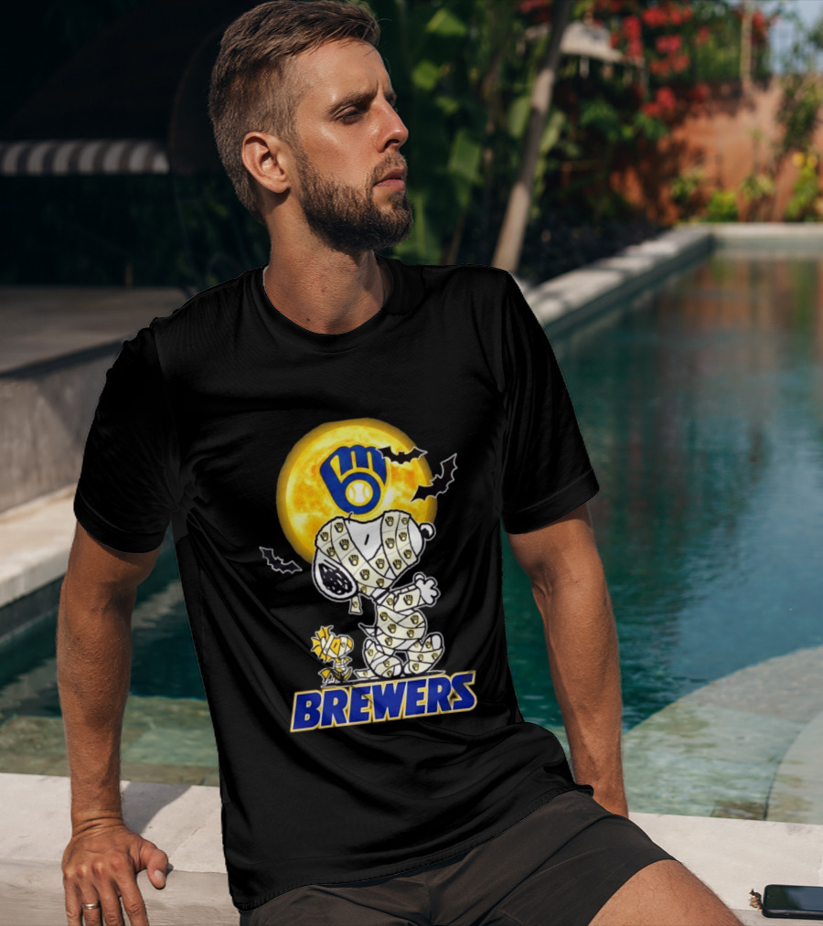Milwaukee Brewers Snoopy Woodstock Mummy Halloween Moon Bats T-Shirt