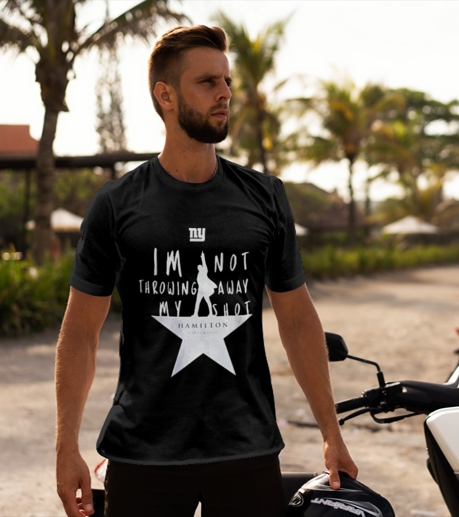 New York Giants I'm Not Throwing Away My Shot Hamilton Musical Silhouette Star T-Shirt