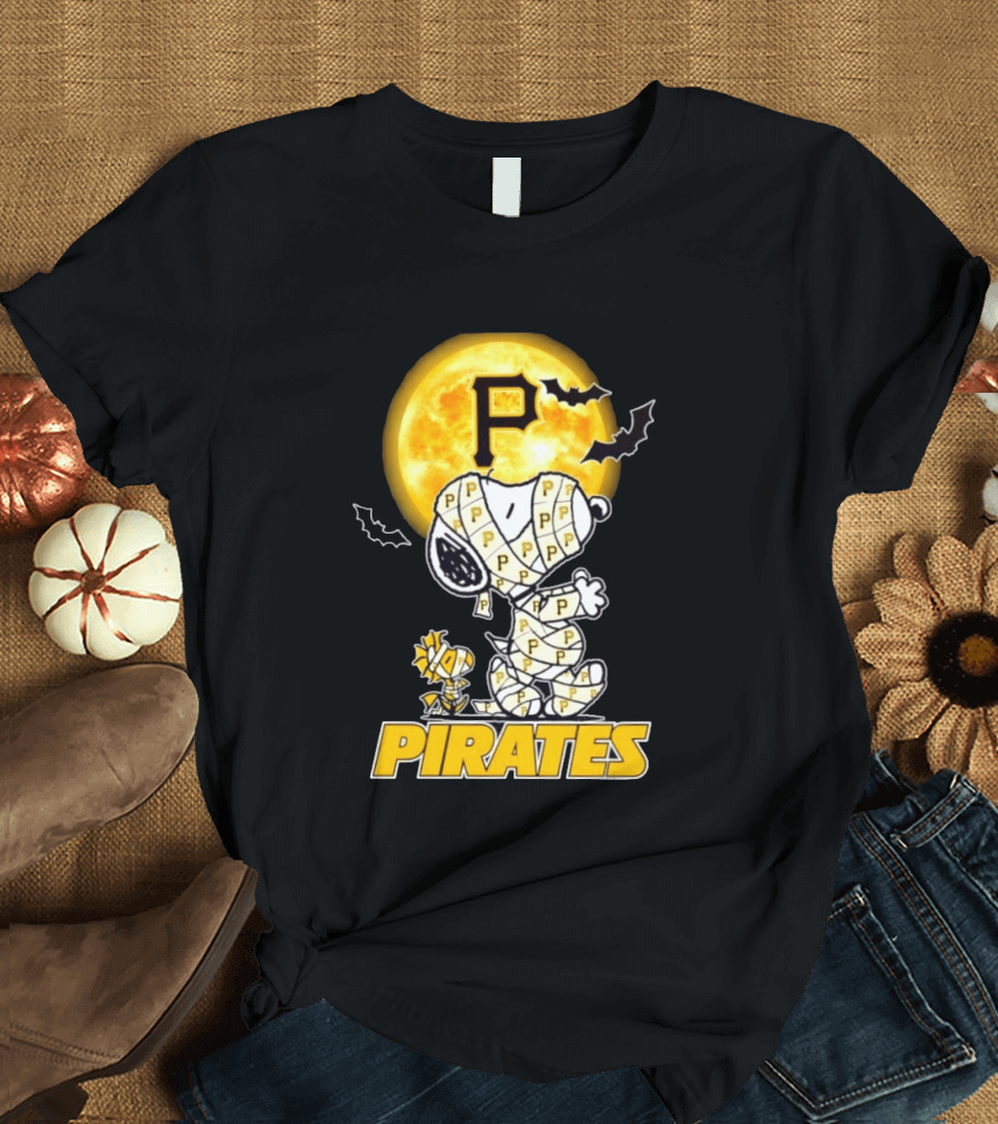 Pittsburgh Pirates Snoopy Woodstock Mummy Halloween Moon Bats T-Shirt
