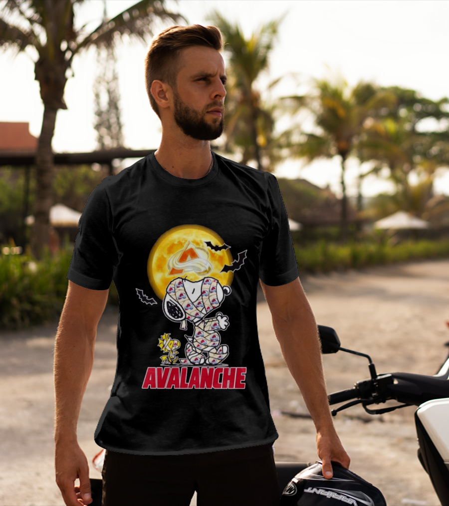 Colorado Avalanche Snoopy Woodstock Halloween Mummy Full Moon Bats T-Shirt