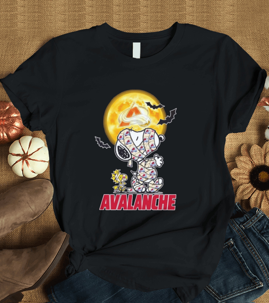 Colorado Avalanche Snoopy Woodstock Halloween Mummy Full Moon Bats T-Shirt