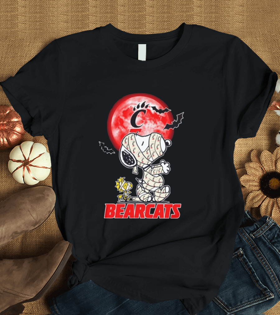 Cincinnati Bearcats Snoopy Woodstock Mummy Halloween Moon T-Shirt