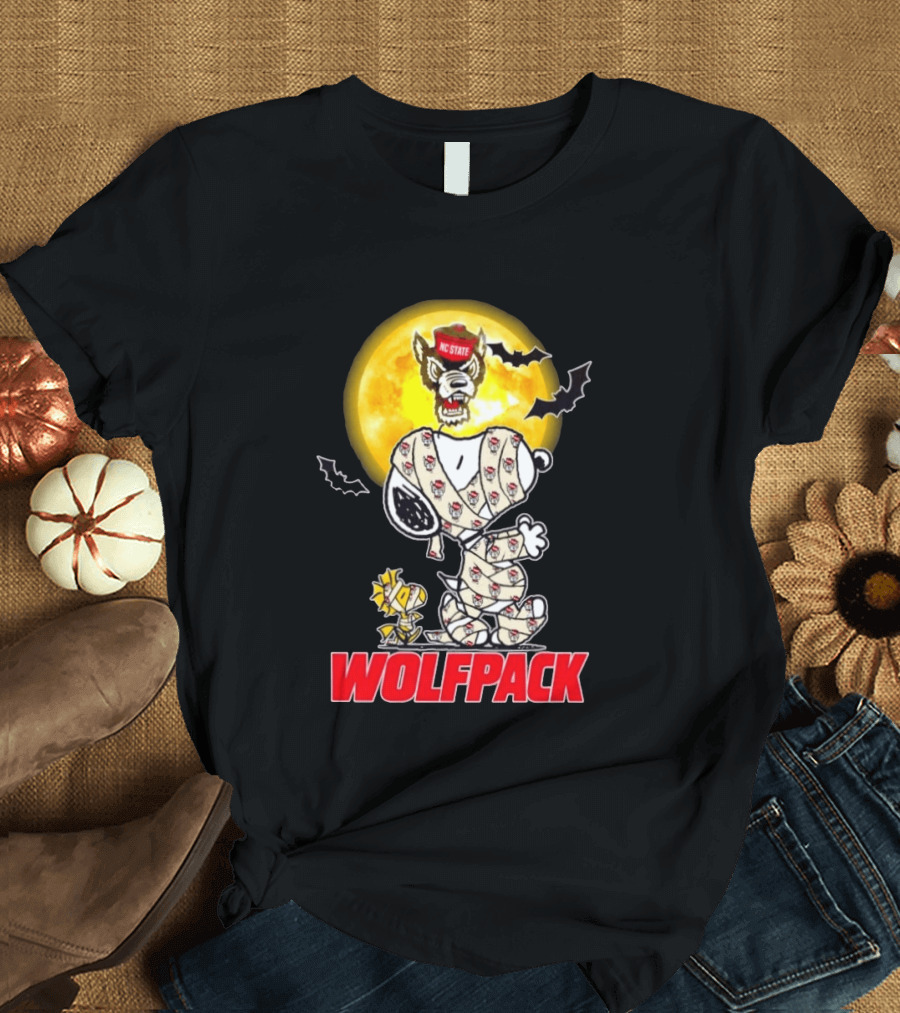 NC State Wolfpack Snoopy Woodstock Halloween Mummy Cosplay Moon T-Shirt