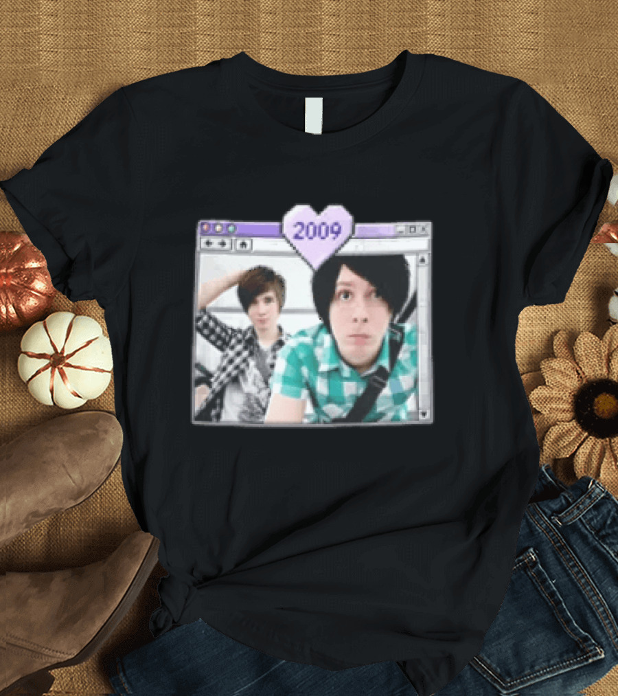 2009 Pixel Heart Icon Dan Howell Phil Lester In Computer Window T-Shirt