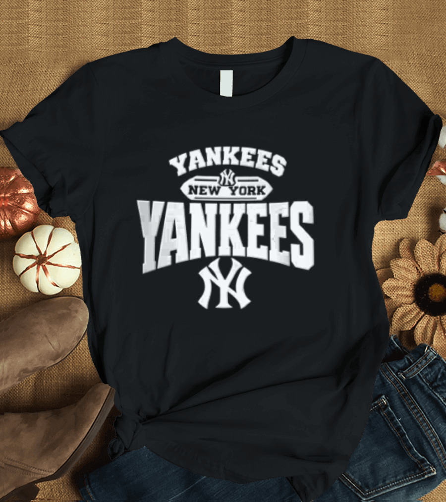 New York Yankees Yankees NY Interlocking MLB Banner T-Shirt