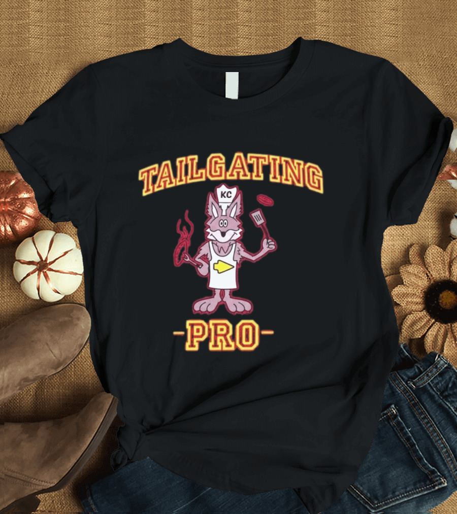 Tailgating Pro KC Chiefs Kingdom BBQ Wolf Fan Gear T-Shirt