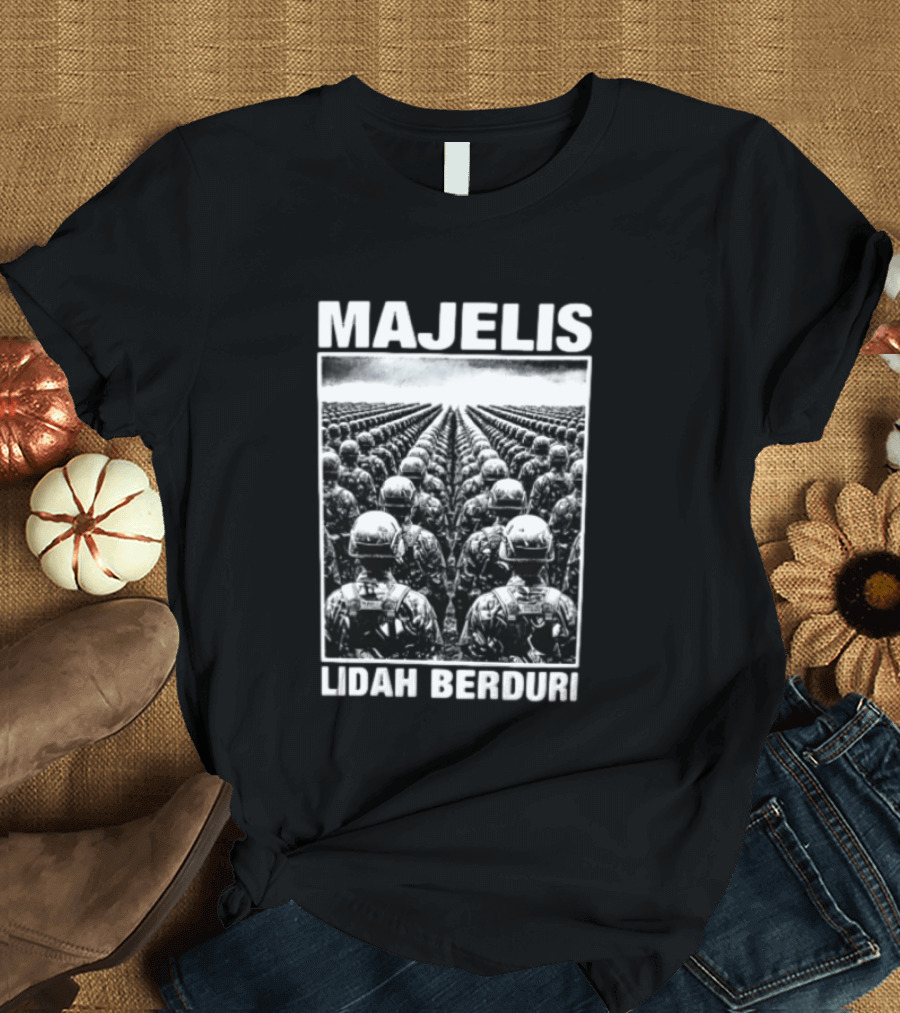 Majelis Lidah Berduri Soldiers In Formation Back View T-Shirt