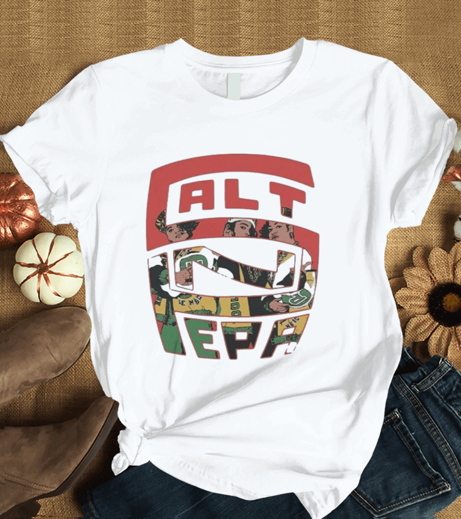 Salt N Pepa Group Members In Bold Outfits T-Shirt