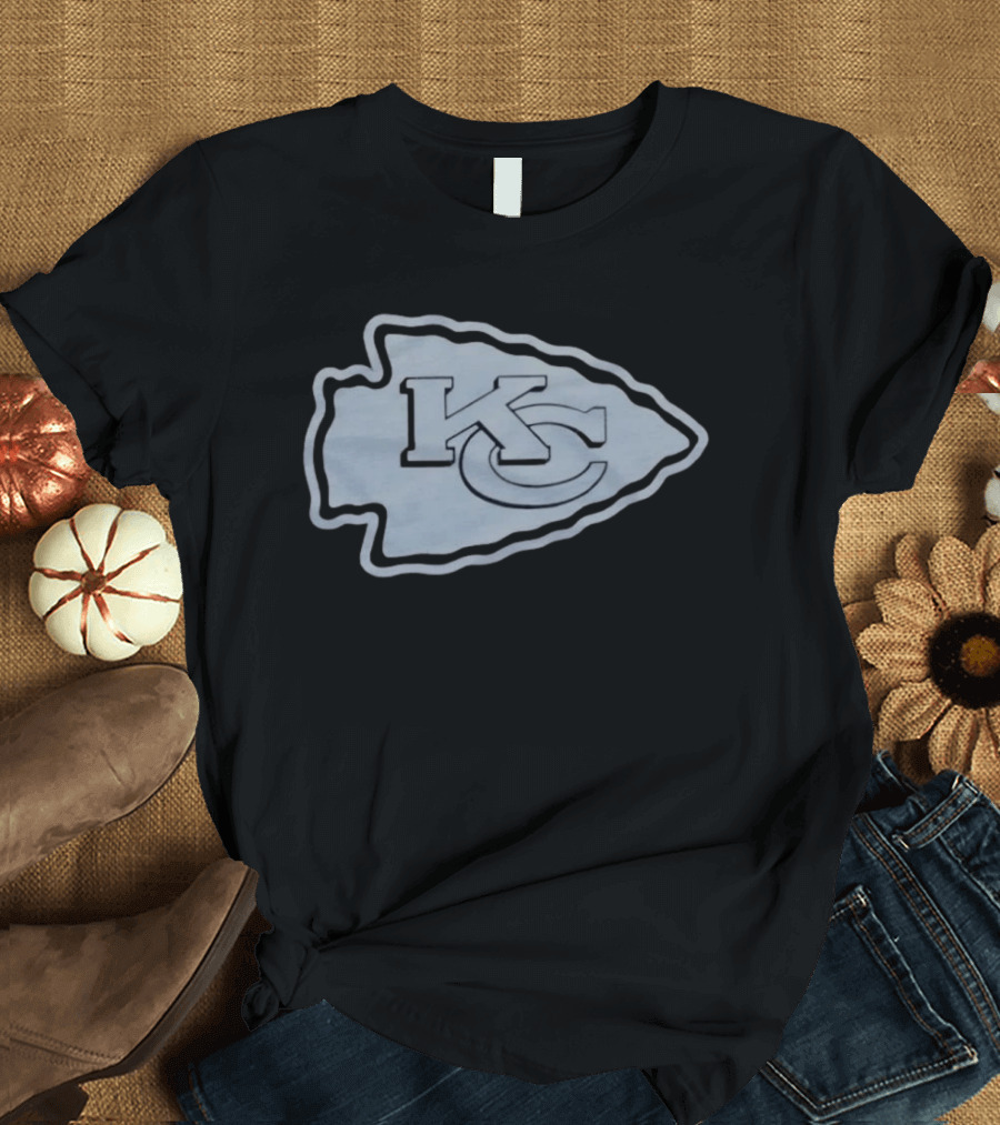 Kansas City Chiefs KC Arrowhead Blackout Vintage '72 Football T-Shirt