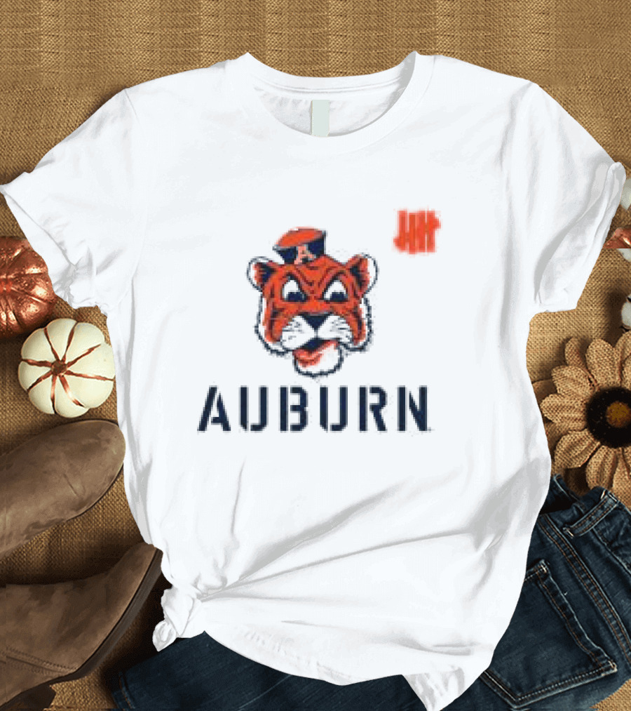 Undefeated Auburn Tiger Emblem With Retro Cap T-Shirt