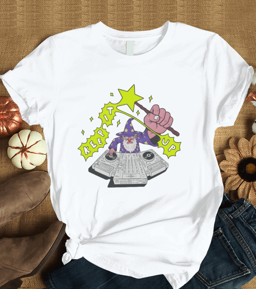 Wizard DJ Keep It Up Music Producer DJing Magic Spell Turntable Controller T-Shirt