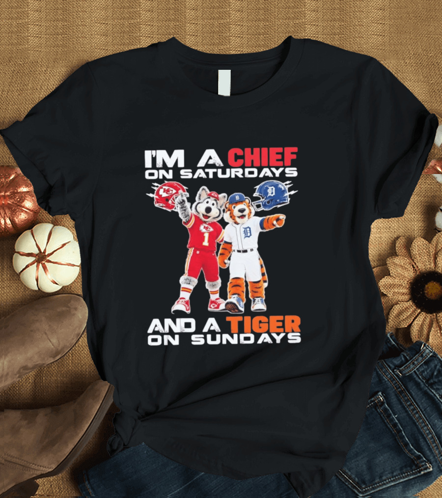 I'm A Chief On Saturdays And A Tiger On Sundays Sports Mascot Helmets T-Shirt