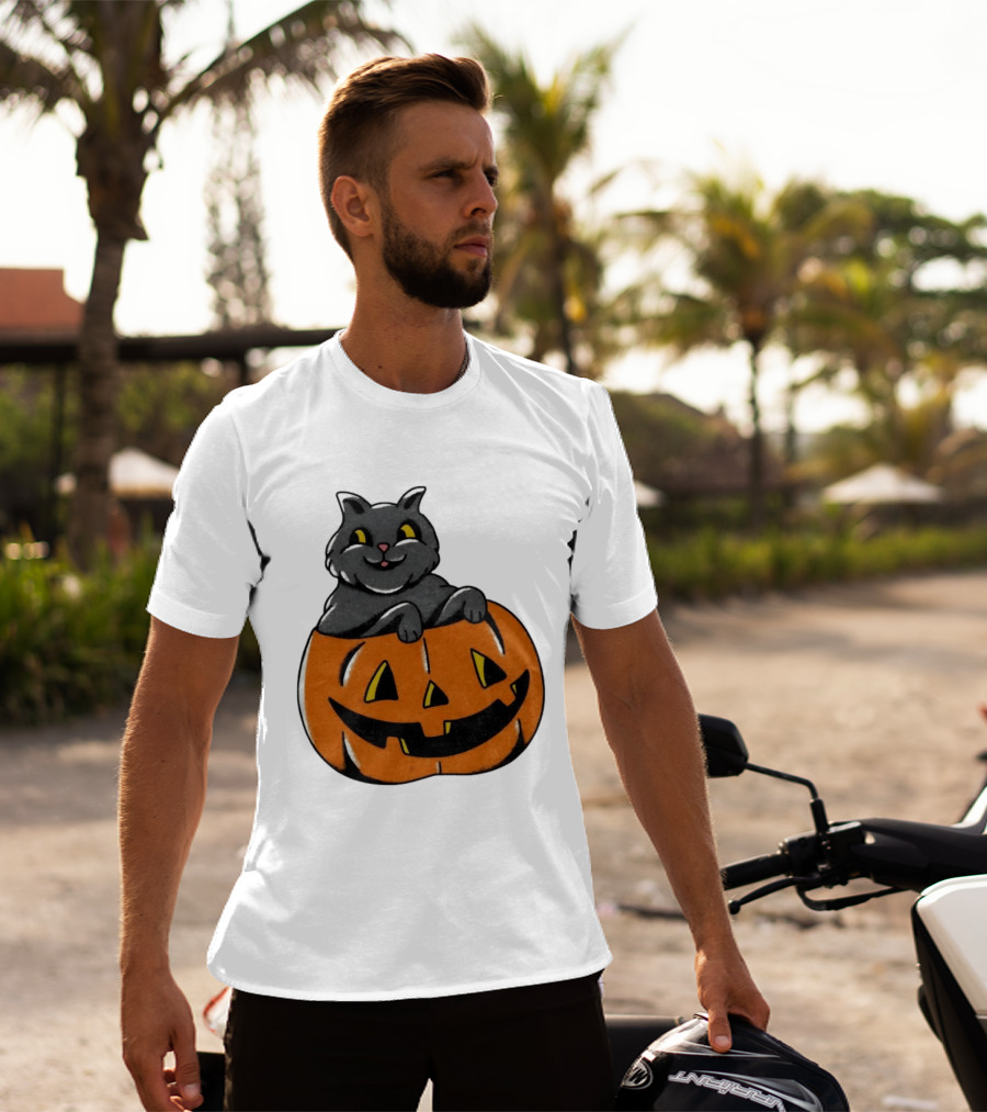 Black Cat In Jack O' Lantern Halloween Pumpkin T-Shirt