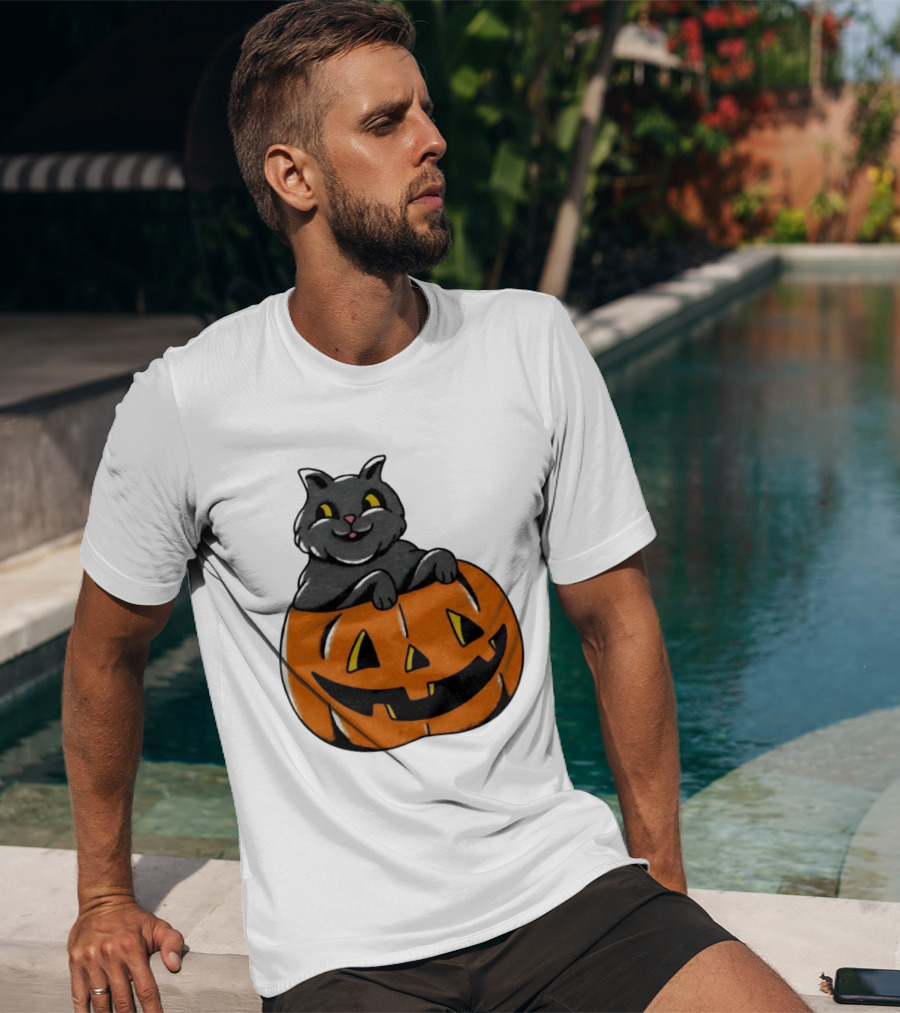 Black Cat In Jack O' Lantern Halloween Pumpkin T-Shirt