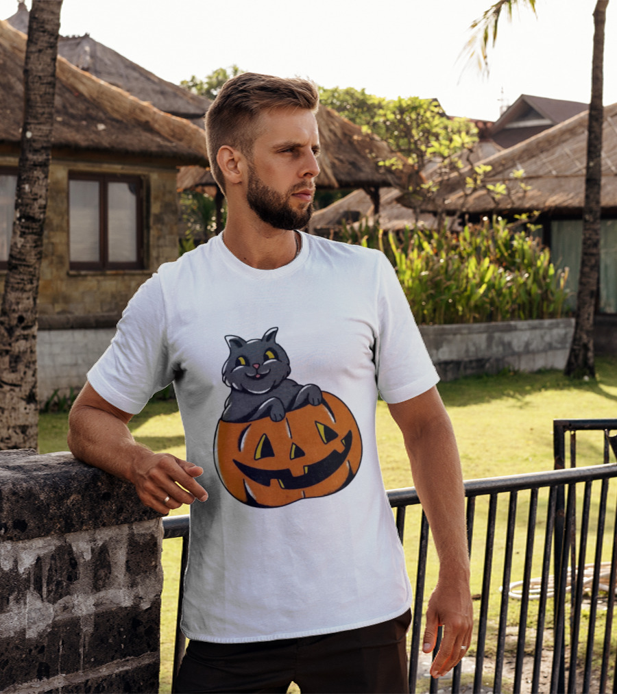 Black Cat In Jack O' Lantern Halloween Pumpkin T-Shirt