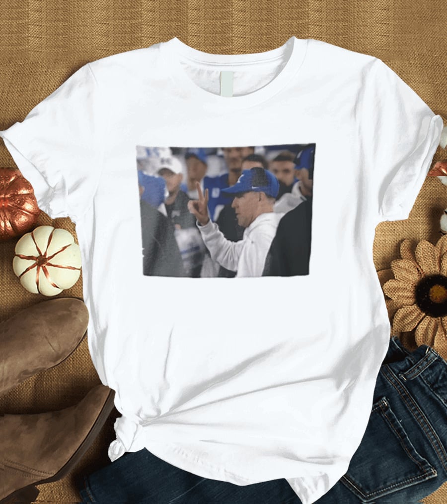 Kentucky Wildcats Mark Stoops Blue Cap Peace Sign Coach Image T-Shirt