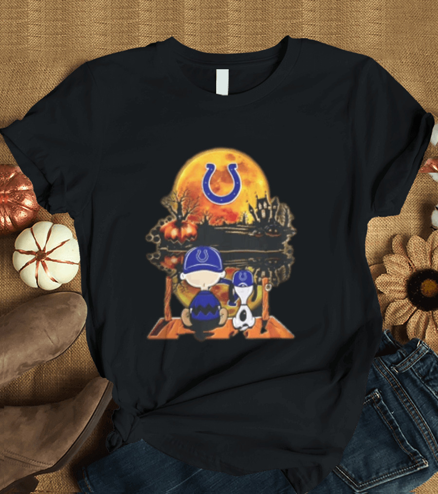 Indianapolis Colts Peanuts Halloween Pumpkin Moonlit Scene Snoopy Charlie Brown T-Shirt