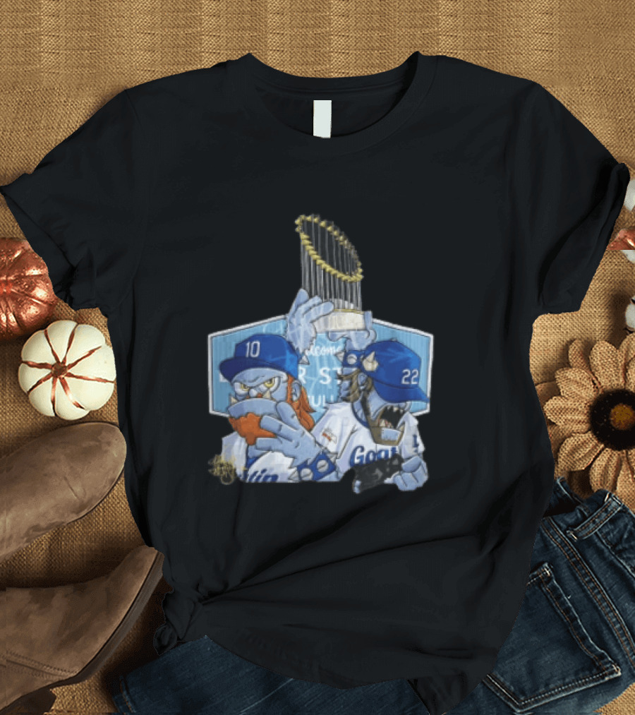 Los Angeles Dodgers Justin Turner Clayton Kershaw Blue Orcs Holding Trophy T-Shirt
