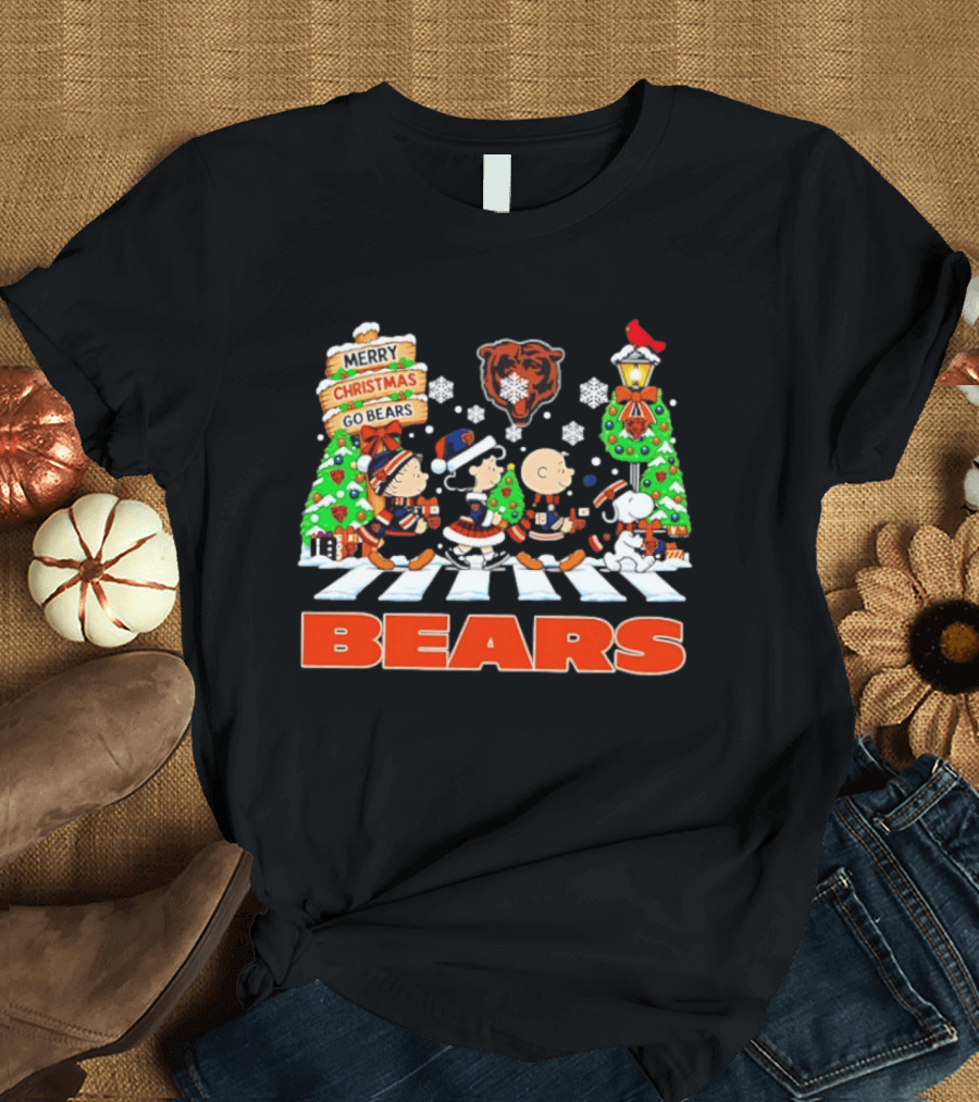 Chicago Bears Peanuts Abbey Road Christmas Merry Go Bears Snowflakes T-Shirt