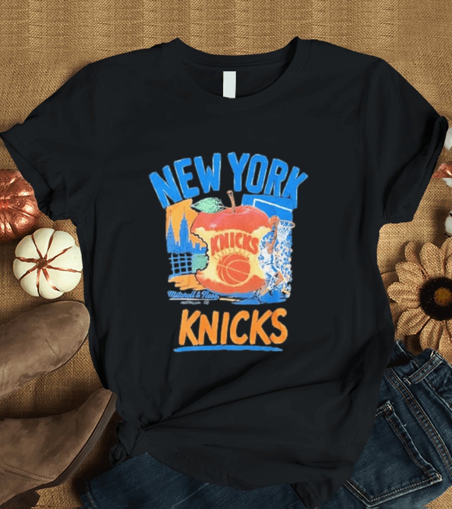 Mitchell & Ness New York Knicks Basketball Big Apple City Skyline T-Shirt